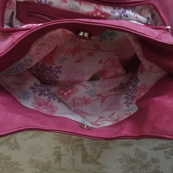 Danna Pink floral purse Faux leather. - Picture 11 of 13